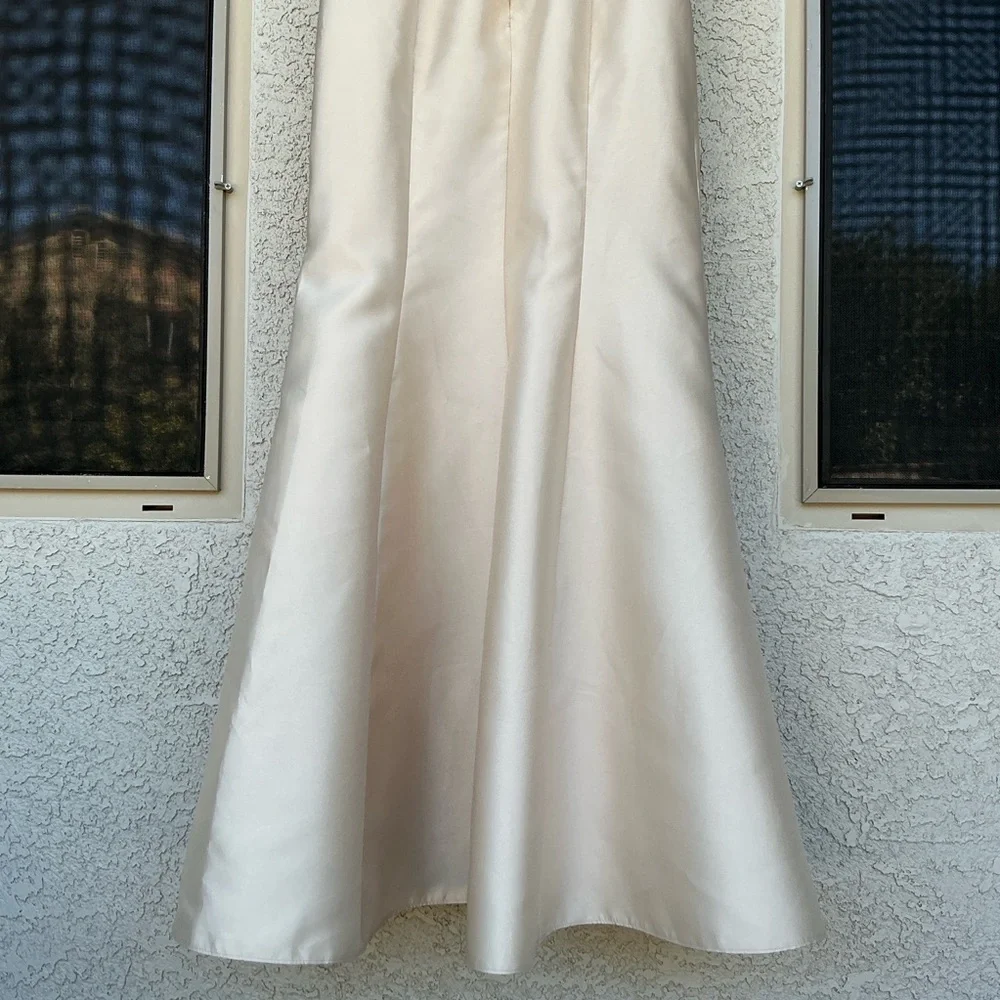 NWT Alfred Sung Off-The-Shoulder Ruffle Satin Trumpet Gown Dress Size 6 D836 - Picture 12 of 14